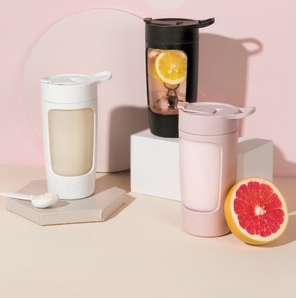 Blend on the Go: Automatic Mixing Cup